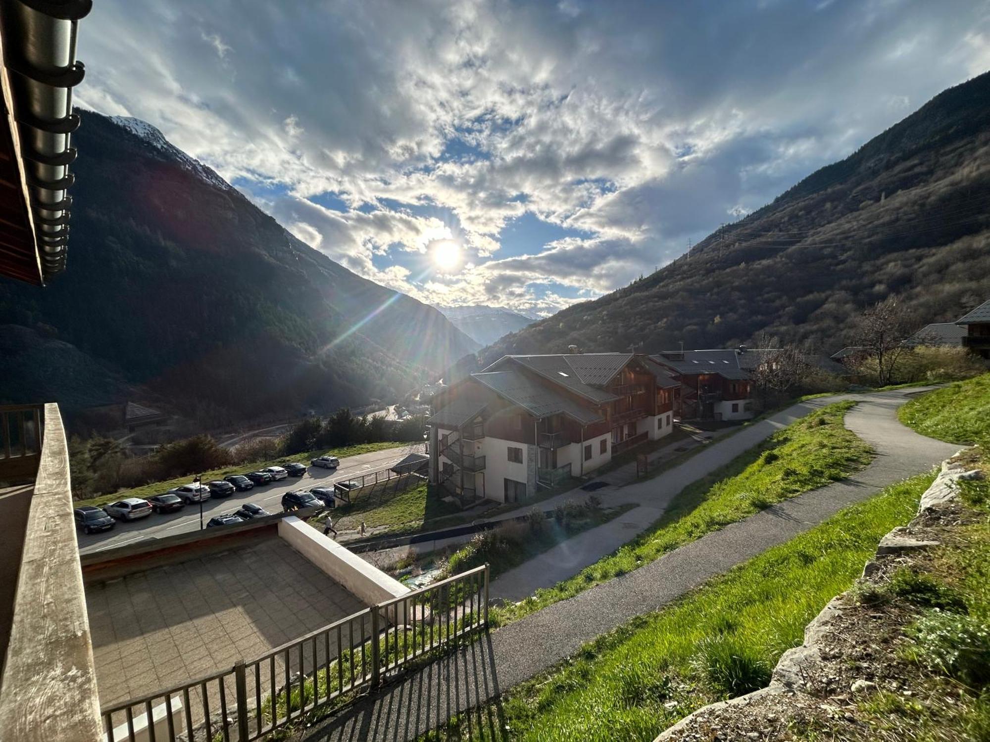 Studio Orelle 3 Vallees - Spa & Piscine - Apt 004 المظهر الخارجي الصورة